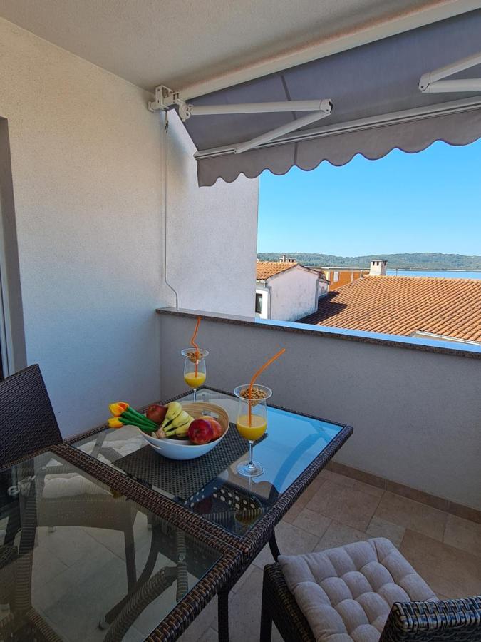 Modern Apartment Near The Sea-Mise Trogir Exterior photo